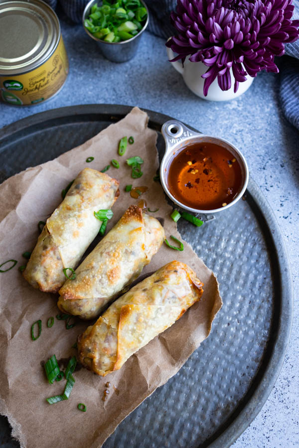 Whip up a light meal or a delicious plant-based appetizer with these Vegan Jackfruit Eggrolls! An easy and fast vegan air fryer recipe that's sure to impress. Crunchy, flavorful, and absolutely delectable! #VeganRecipes #AirFryerRecipes #Eggrolls #AirFryer